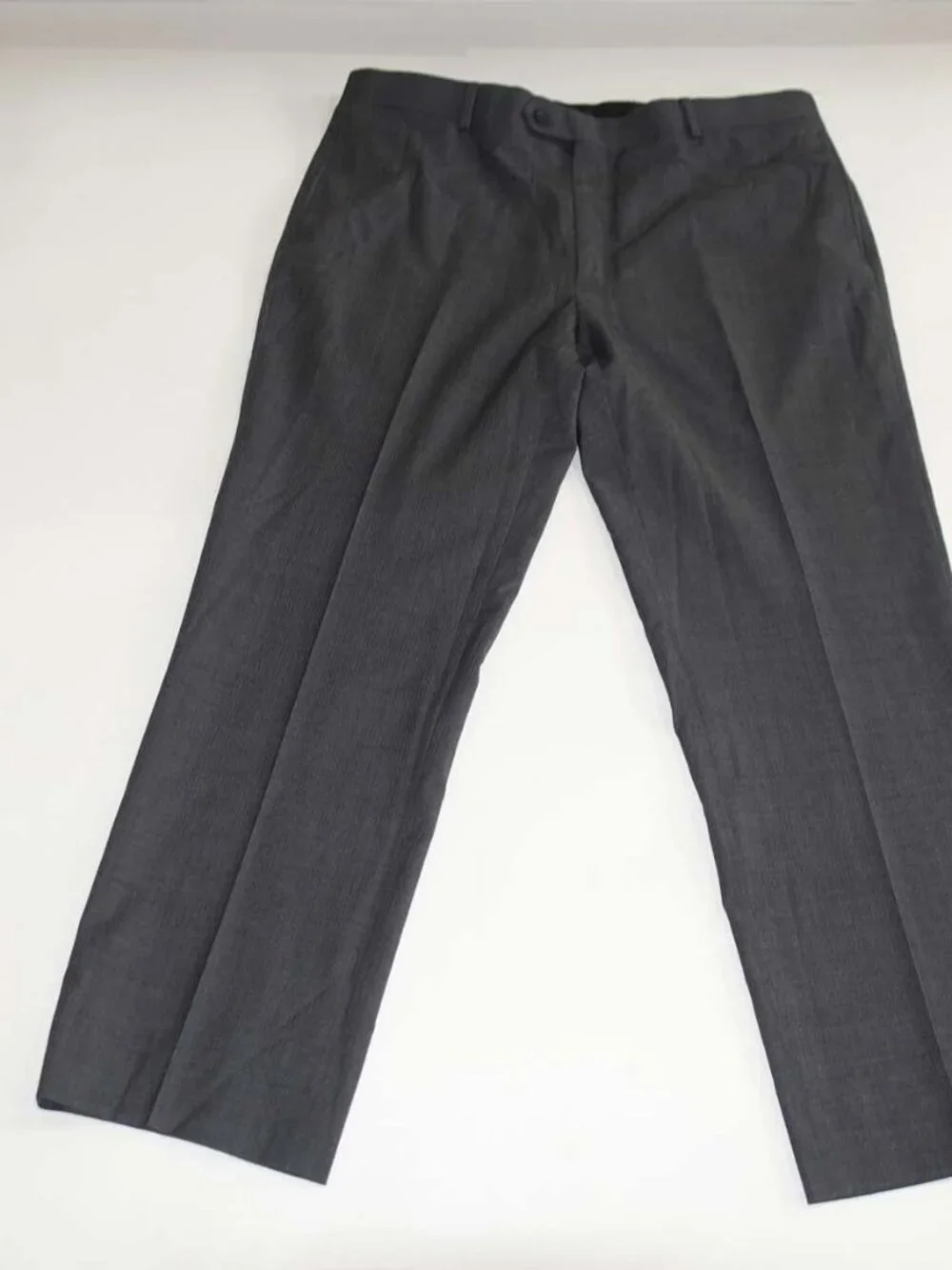 Kenneth Cole Men's Slim Fit 2 Button Suit Size 44 Short 38 x 28.5 Charcoal Gray